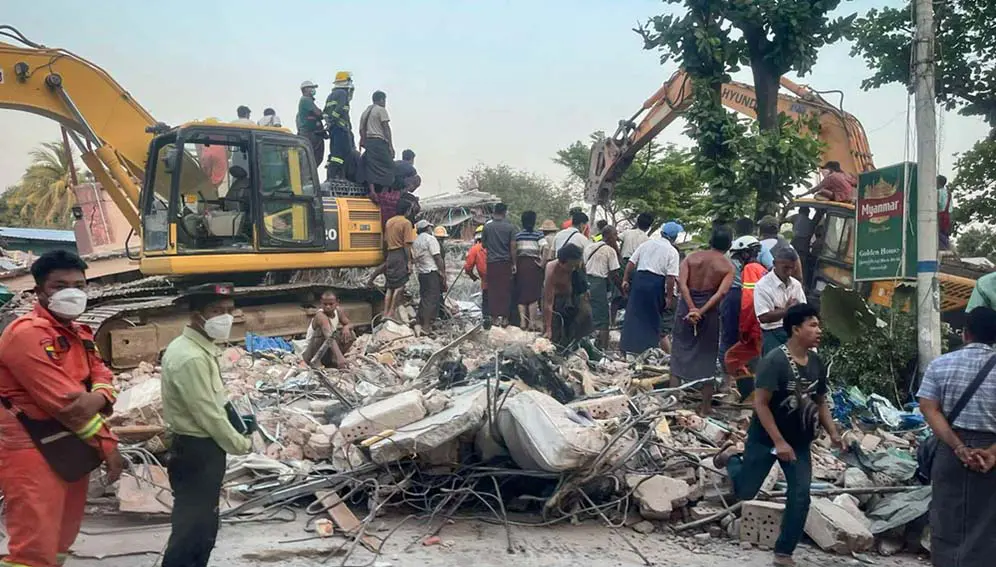 Rescuers search for earthquake survivors in Kumae township, Myanmar. More than 3,000 have died and thousands injured after the 7.7 magnitude quake. Copyright: Courtesy of MSF.