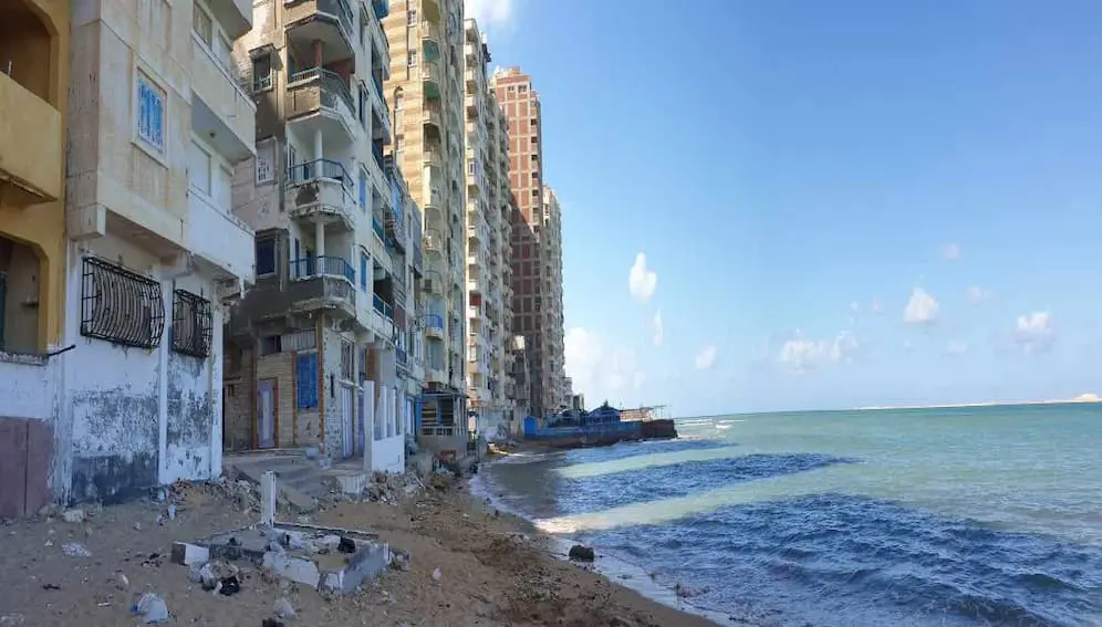 Alexandria's coastal buildings face the risk of erosion and collapse due to rising sea levels. Copyright: Essam Heggy/SciDev.Net